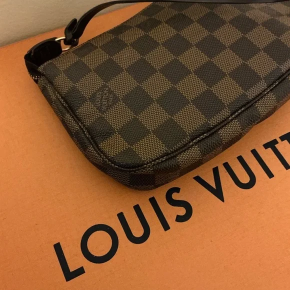 Louis Vuitton Pochette Accessories in Damier Ebene - Picture 10 of 12